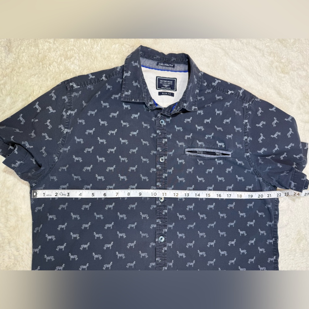 ON THE ROAD Slim Fit size large blue with white zebras short sleeve men’s shirt - Picture 5 of 6